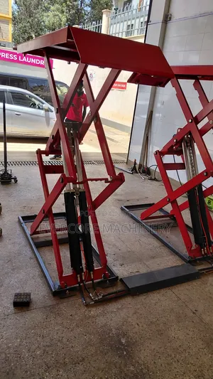 Heavy Duttycar Scissor Lift Machine 4tonne Capacity.