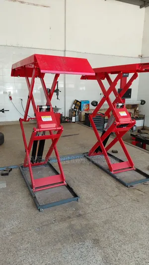 Heavy Duttycar Scissor Lift Machine 4tonne Capacity.