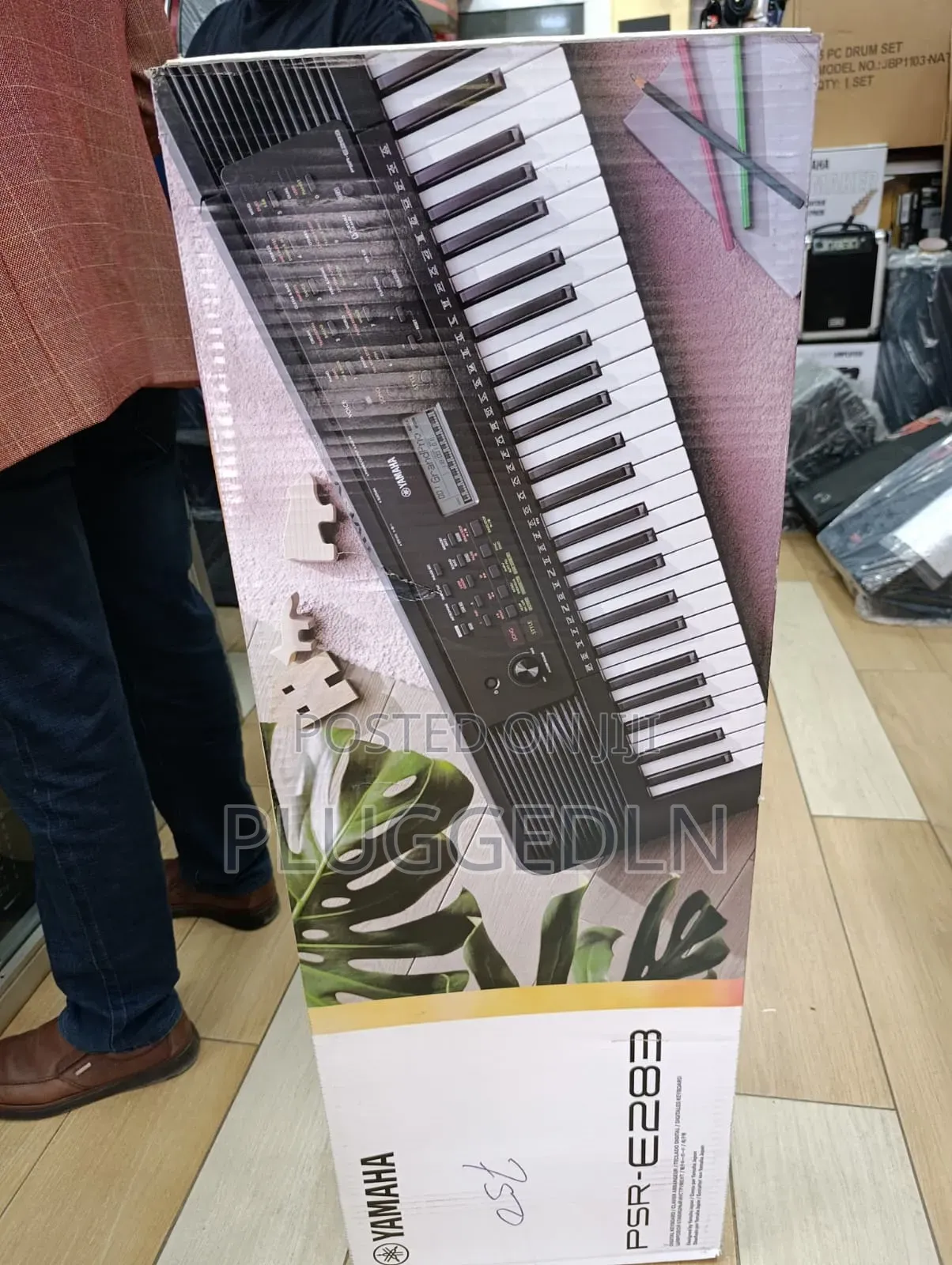 Yamaha PSR-E283 Portable Keyboard./ Piano