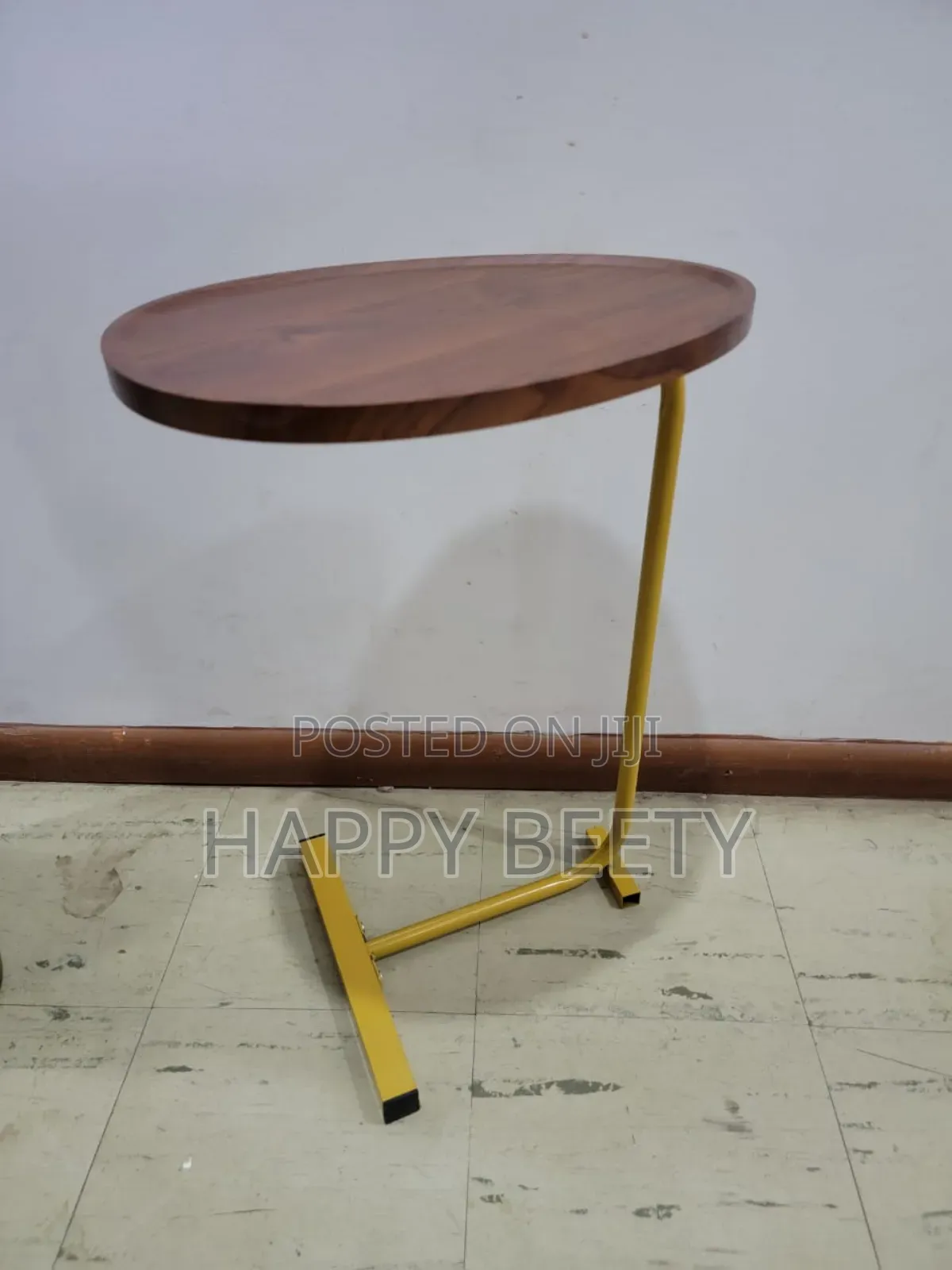 *Exquisite High Quality Oval Shaped Side Table