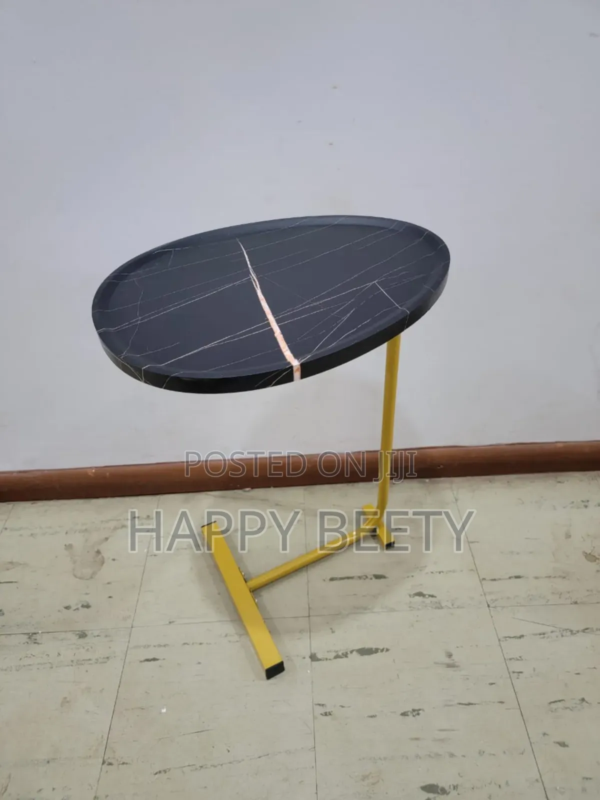 *Exquisite High Quality Oval Shaped Side Table