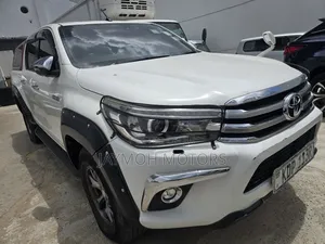 Toyota Hilux 2018 White
