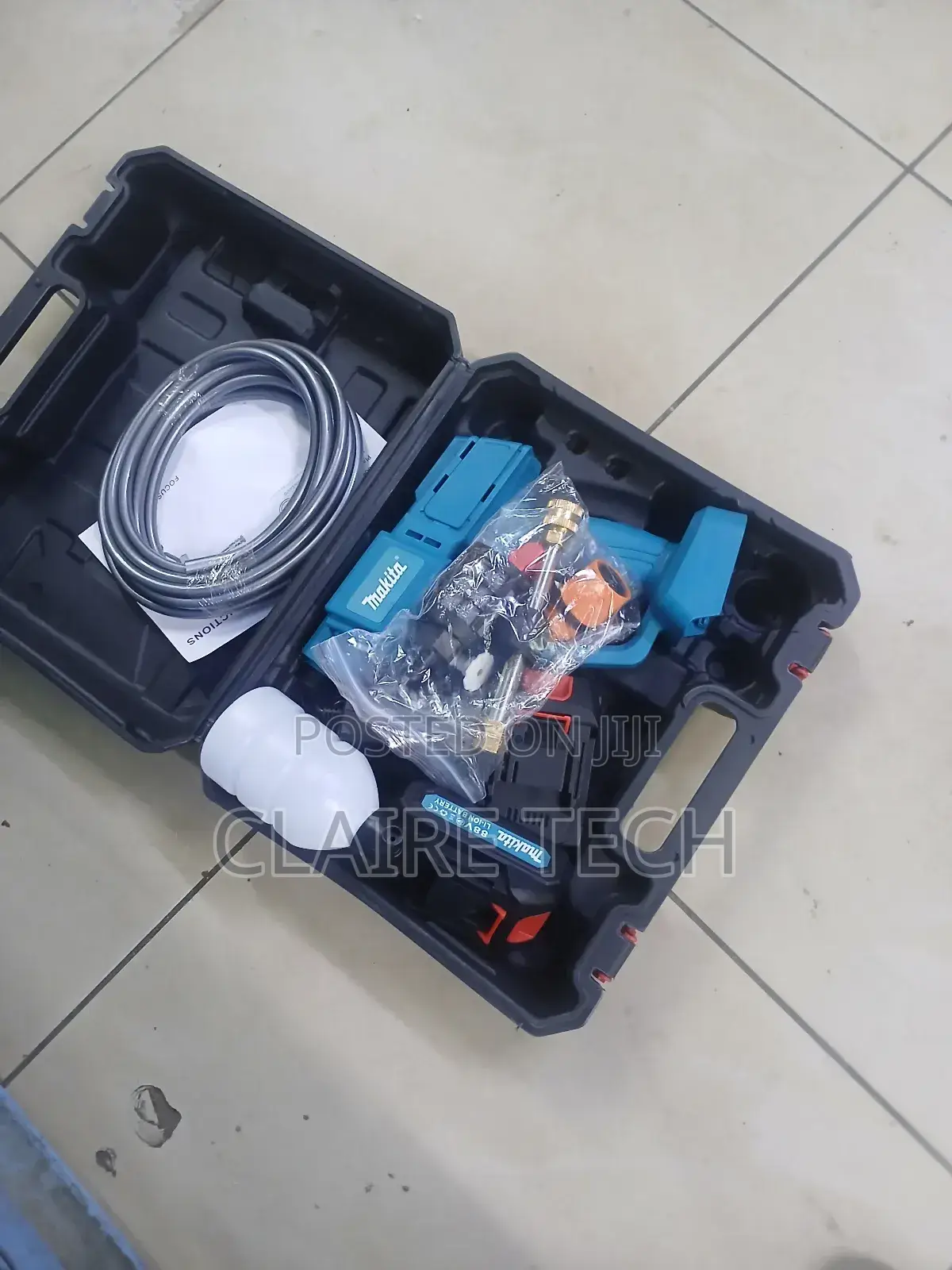 Makita Portable High Pressure Washer – Compact Cleaning Tool