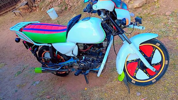 Bajaj Boxer 150 UG 2021 White - thumbnail 2