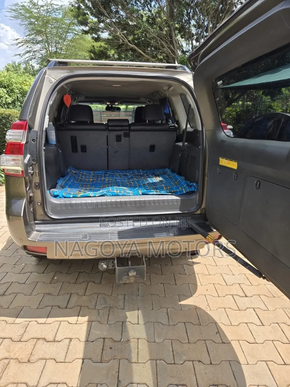 Toyota Land Cruiser Prado 2013 Brown