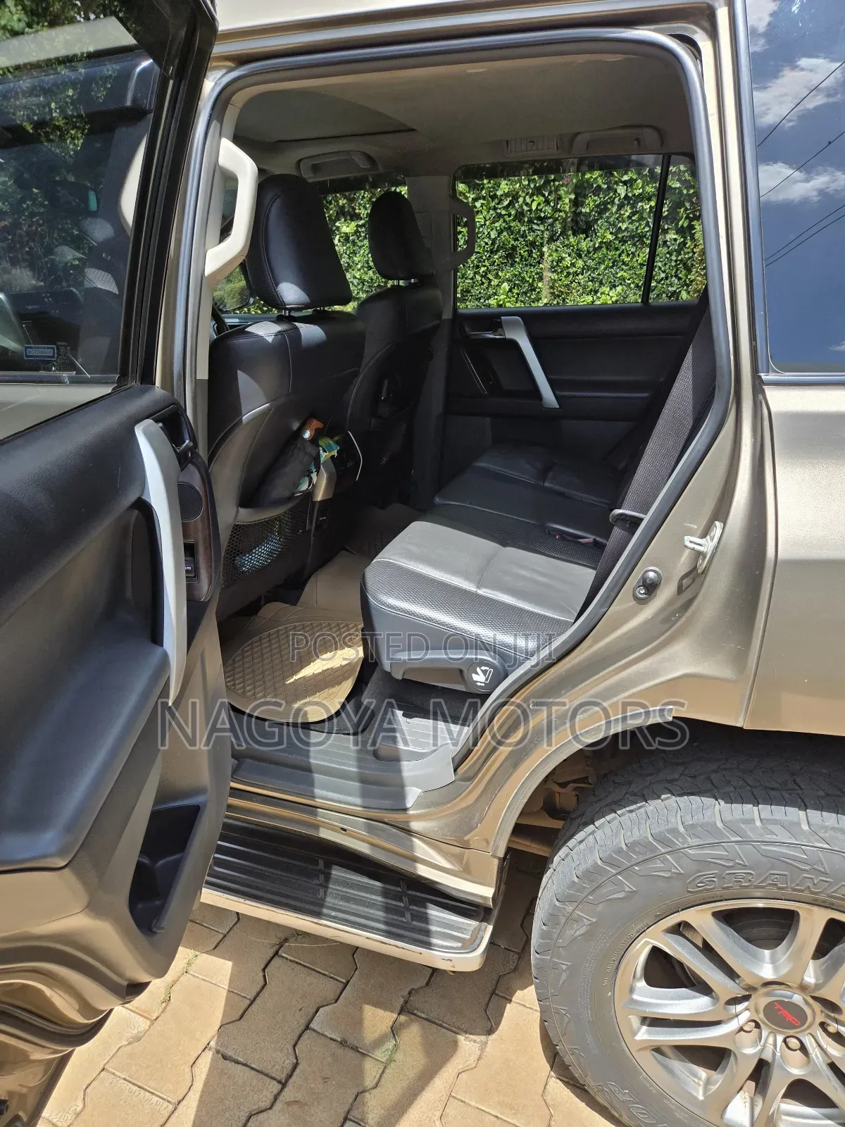 Toyota Land Cruiser Prado 2013 Brown