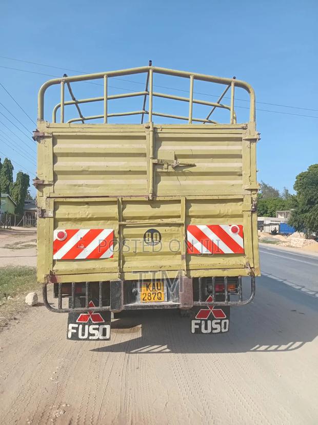 Fuso Tipper and Open Body - thumbnail 5