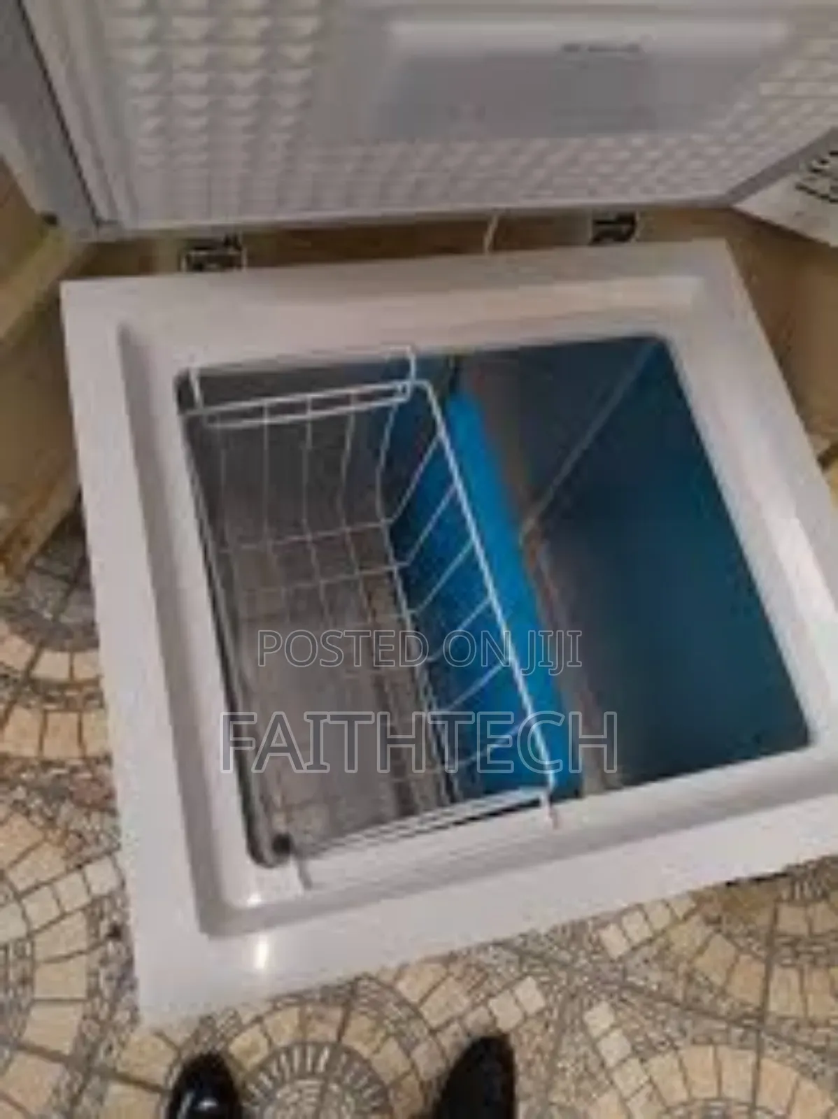 Ramtons 95litres Deep Freezer