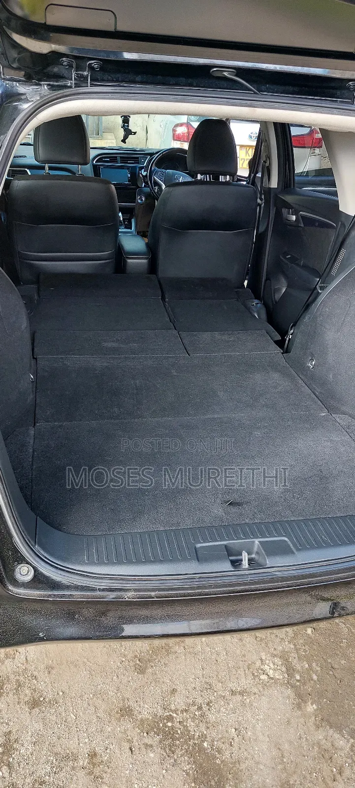 Honda Shuttle 1.5 Hybrid 2WD 2018 Black