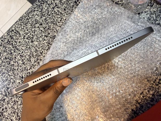 Apple iPad Air 11 (2024) 128 GB Silver - main view