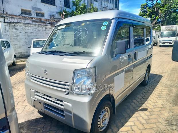 Suzuki EV 2018 Silver - main view