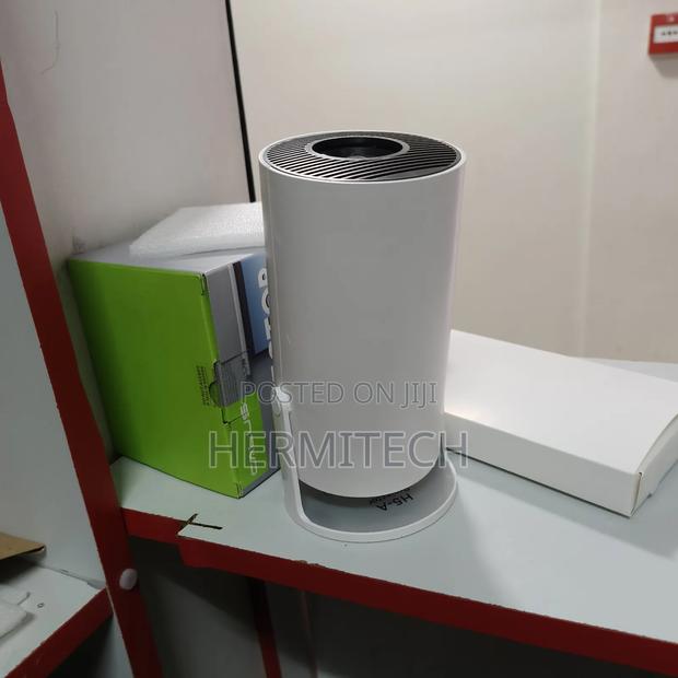 Mini White Projector With Resolution - main view