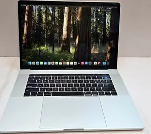 Laptop Apple MacBook Pro 2020 32GB Intel Core i7 SSD 512GB