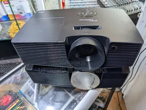 Optoma S310e Projector – Powerful 3200 Lumens Performance