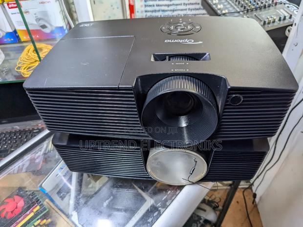 Optoma S310e Projector – Powerful 3200 Lumens Performance - main view