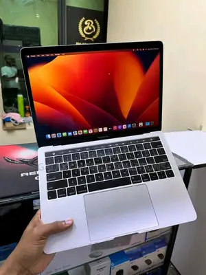 Laptop Apple MacBook Pro 2019 16GB Intel Core i7 SSD 256GB