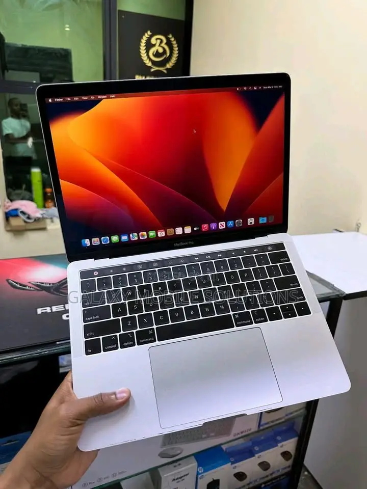 Laptop Apple MacBook Pro 2019 16GB Intel Core i7 SSD 256GB