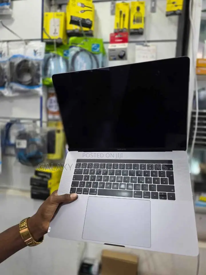 Laptop Apple MacBook Pro 2019 16GB Intel Core i7 SSD 256GB