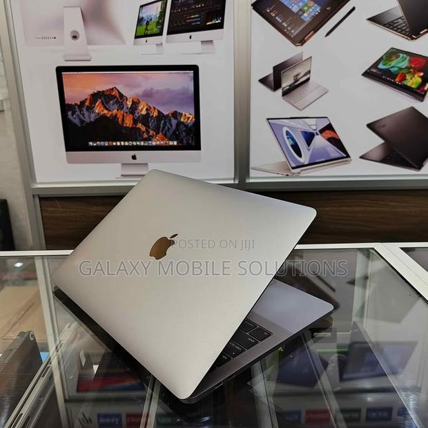 Laptop Apple MacBook Pro 2018 16GB Intel Core i7 SSD 256GB - thumbnail 3