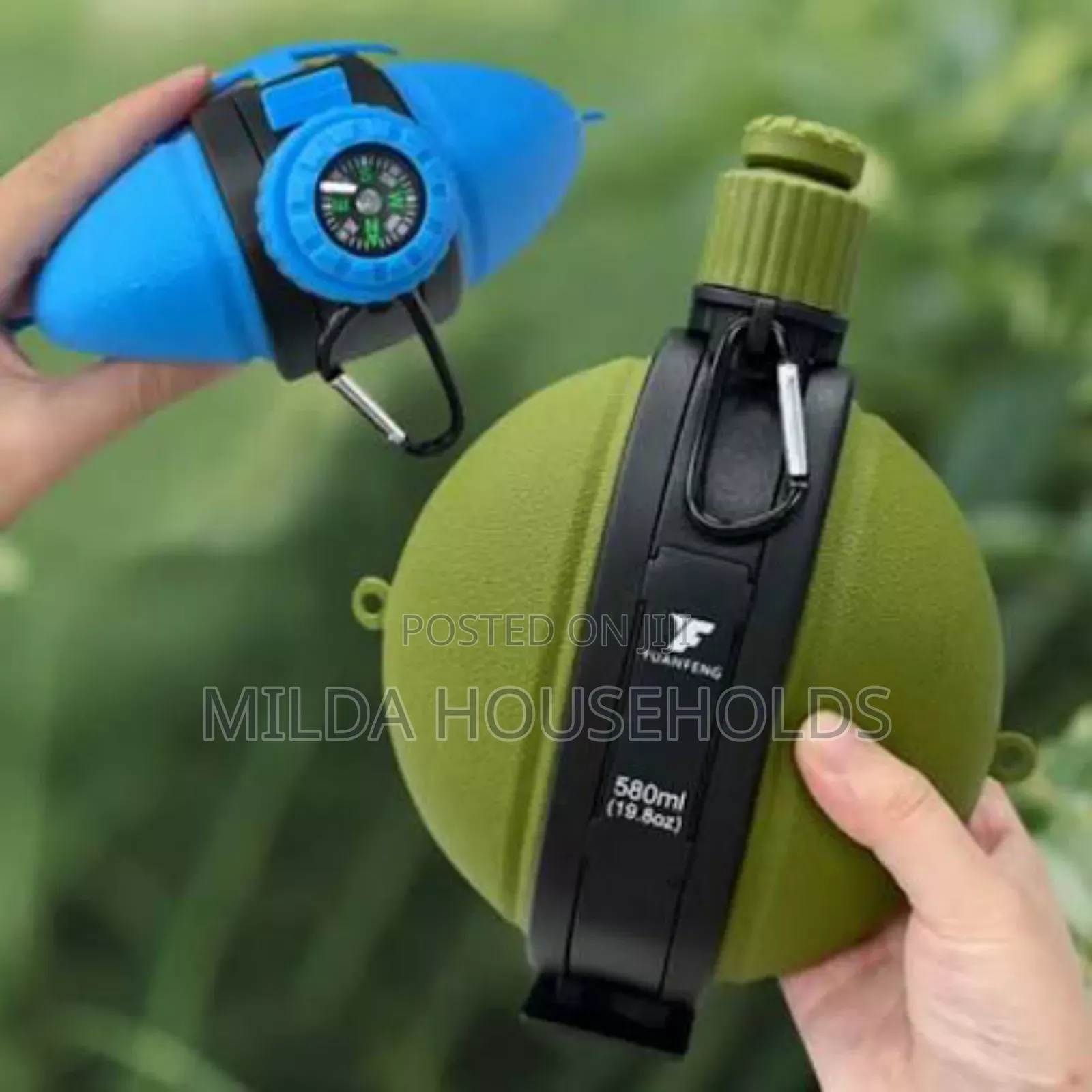 1pcs Foldable Silicone Water Bottle With Compass.