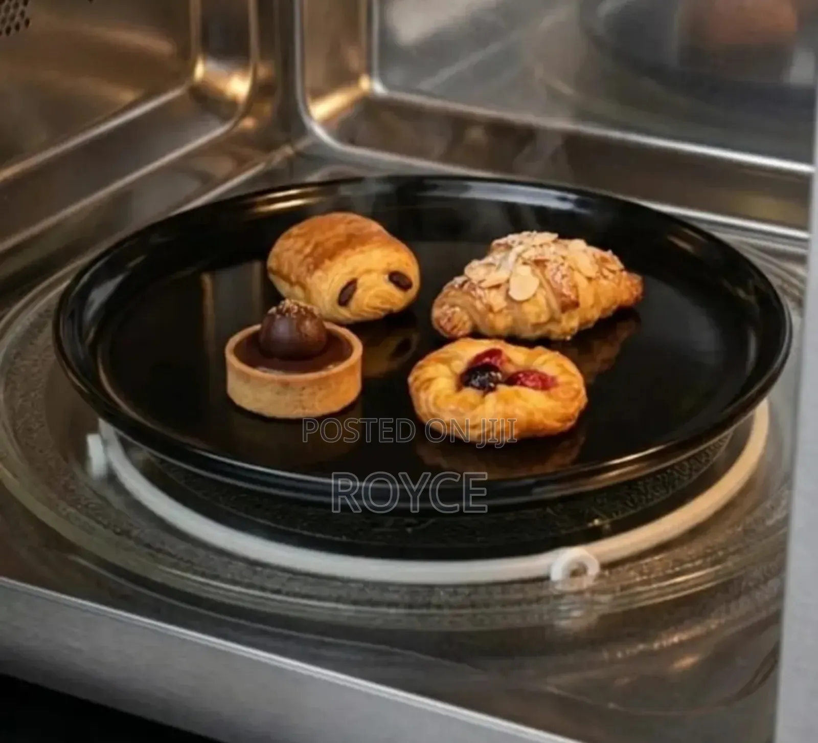 Round Black Platter - 10.5"