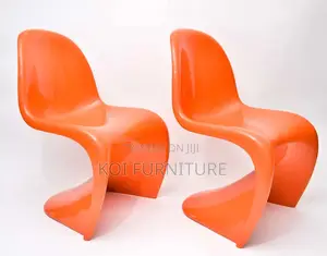Dining Chairs; Verner Plastic Pantone Dining Chair