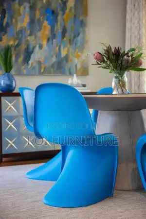 Dining Chairs; Verner Plastic Pantone Dining Chair