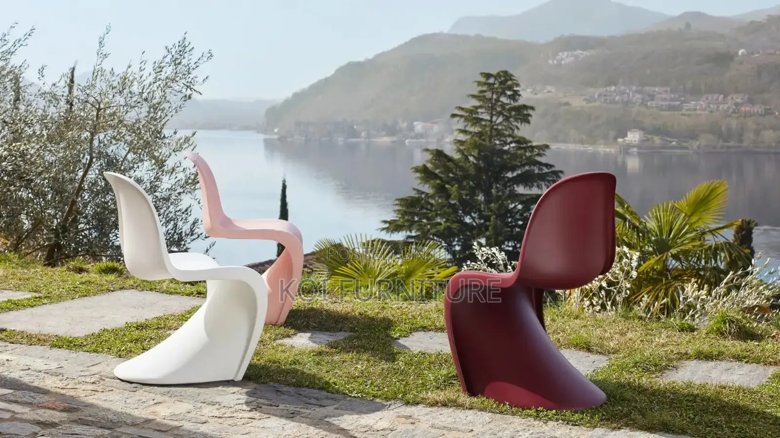 Dining Chairs; Verner Plastic Pantone Dining Chair