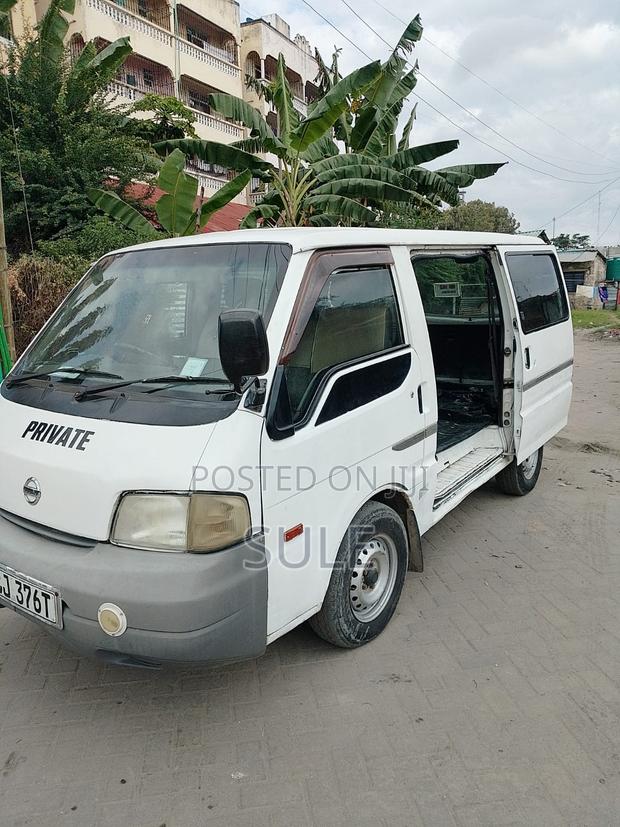 Nissan Vanette 2010 - thumbnail 2