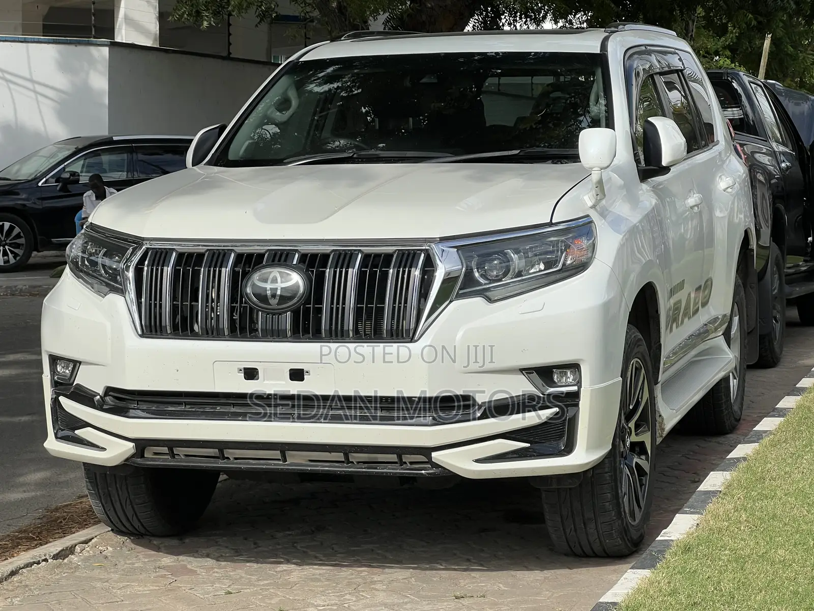 Toyota Land Cruiser Prado 2019 White