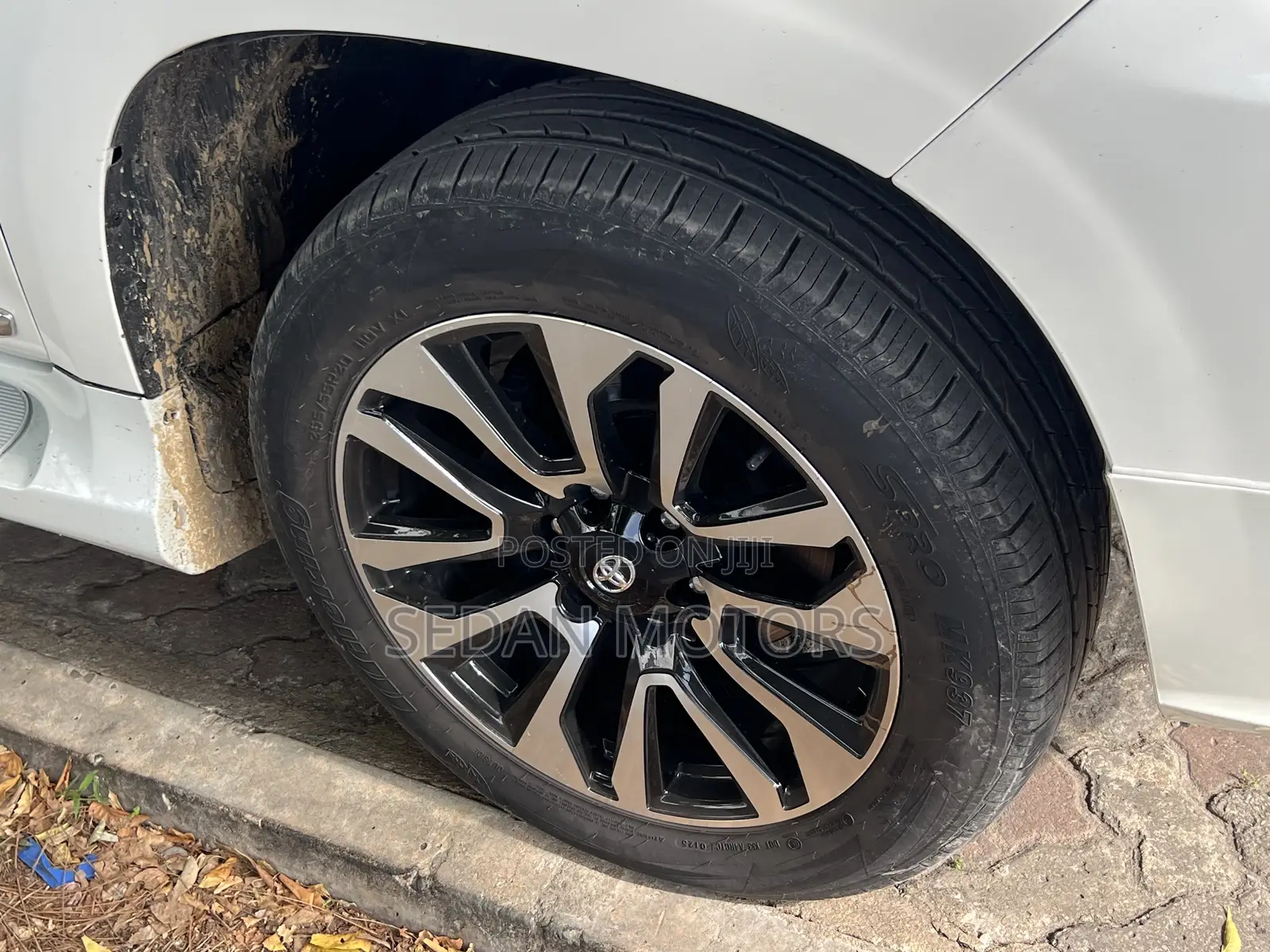 Toyota Land Cruiser Prado 2019 White