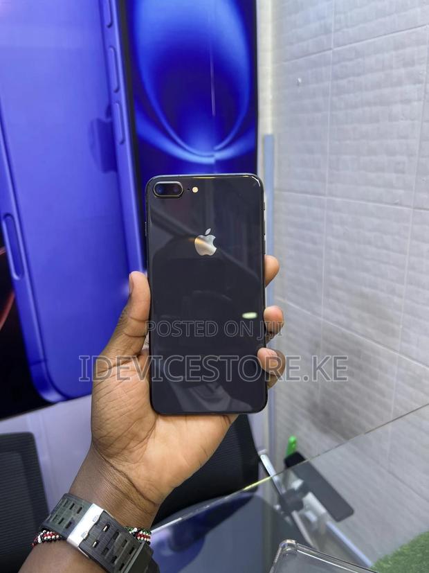 Apple iPhone 8 Plus 64 GB Black - main view