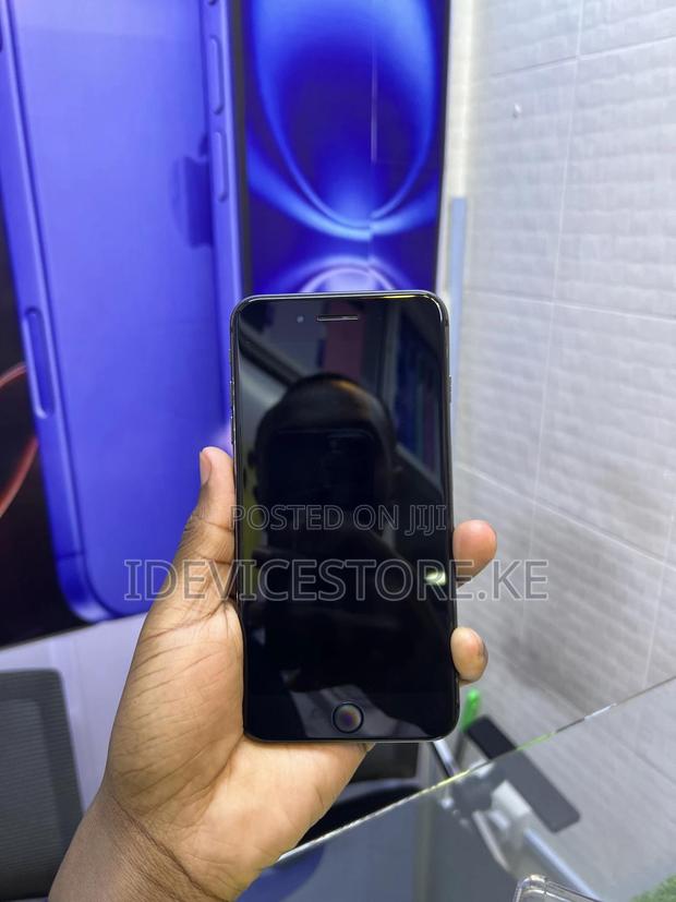 Apple iPhone 8 Plus 64 GB Black - thumbnail 3