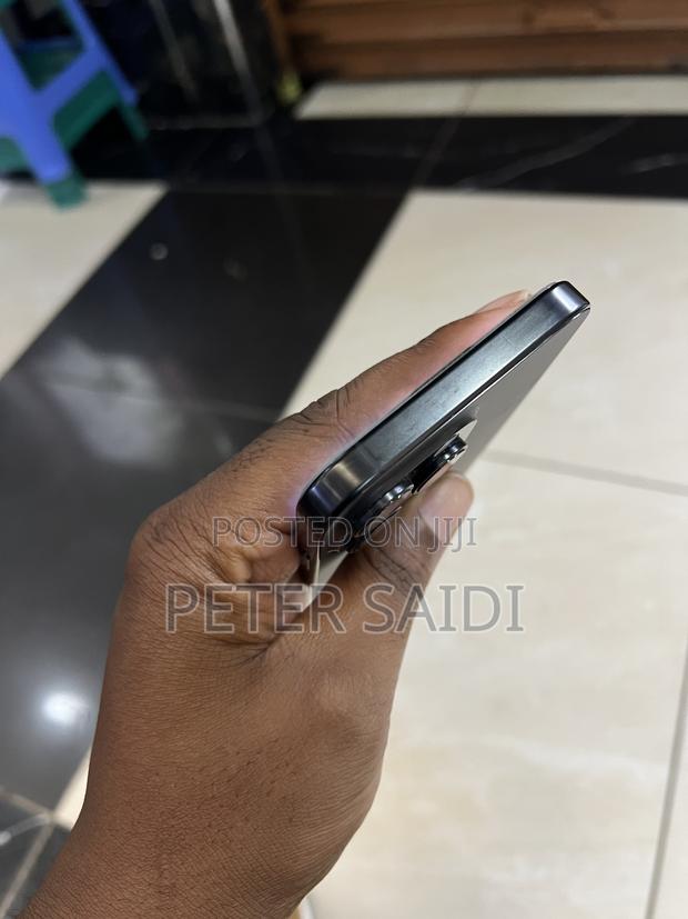 Apple iPhone 16 Pro Max 256 GB Black - thumbnail 4