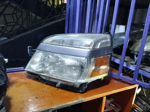 Toyota Voxy Model 2004/2007 Xenon Headlamp. Clean Ex Japan Motor Parts