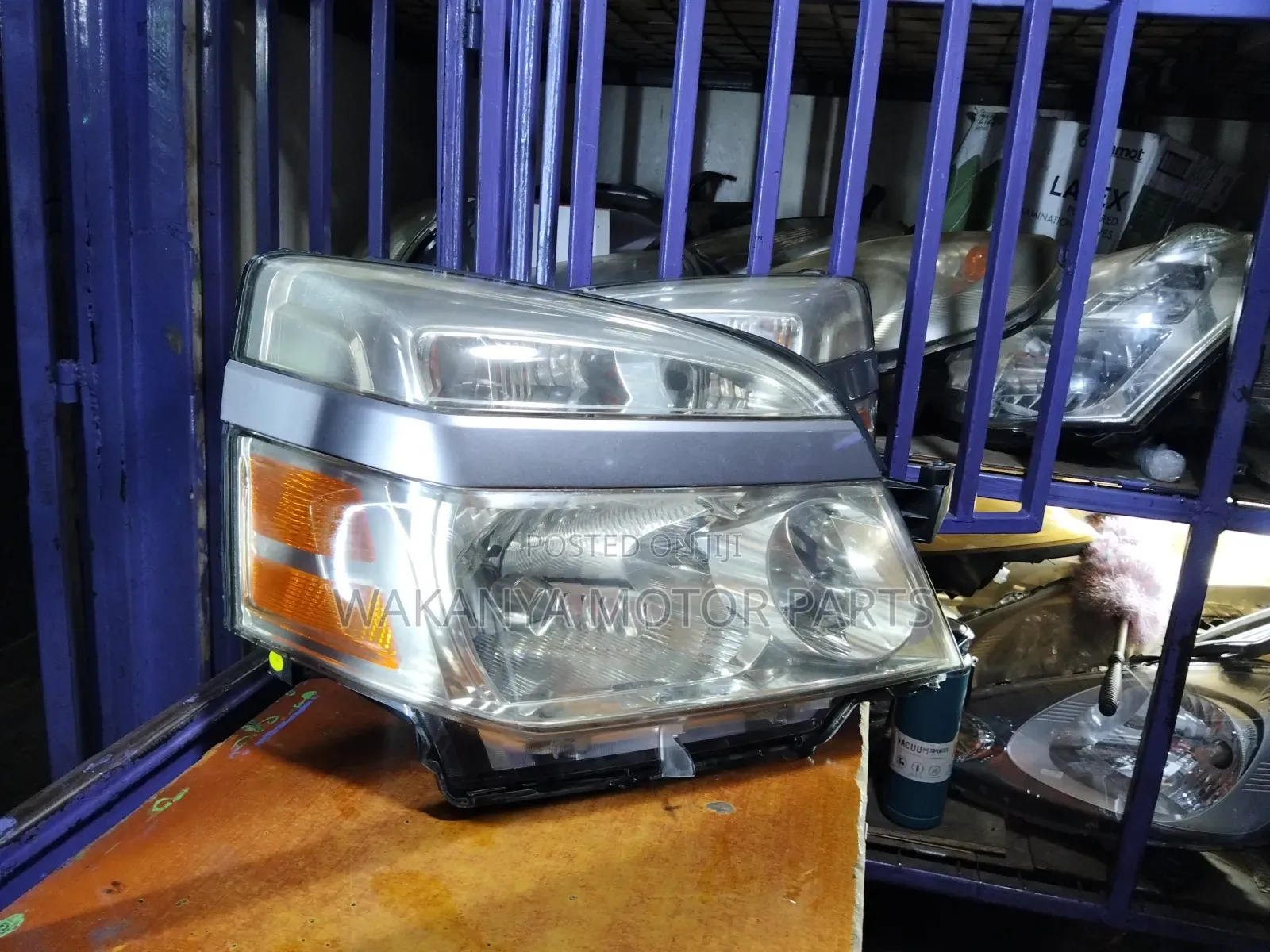 Toyota Voxy Model 2004/2007 Xenon Headlamp. Clean Ex Japan Motor Parts
