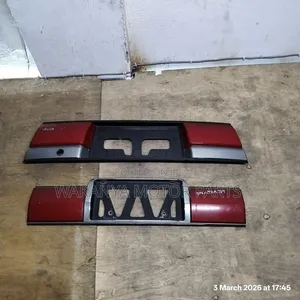 Toyota Corolla E90/E91 Rear Reflector. Ex Japan Motor Vehicle Parts