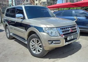 Mitsubishi Pajero 2017 Beige