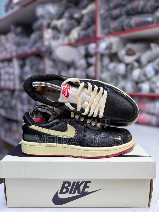 Jordan Low Cut Sb Dunks - thumbnail 3