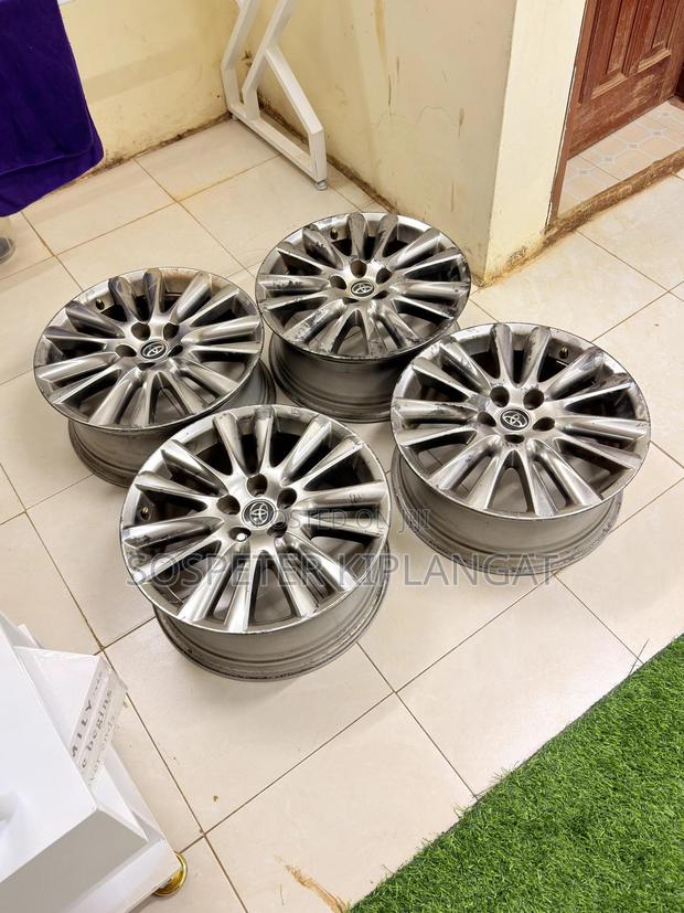 Rims for Toyota Harrier - main view