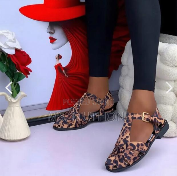 High Quality Closed Toe Sandals Size 37-42 - thumbnail 6