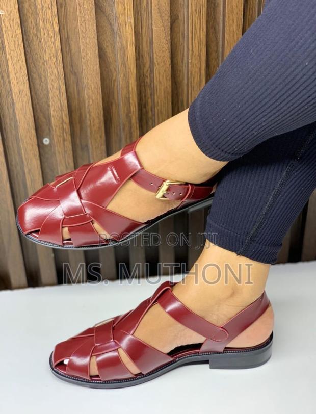 High Quality Closed Toe Sandals Size 37-42 - main view