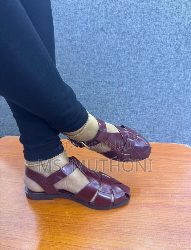 High Quality Closed Toe Sandals Size 37-42 - thumbnail 4