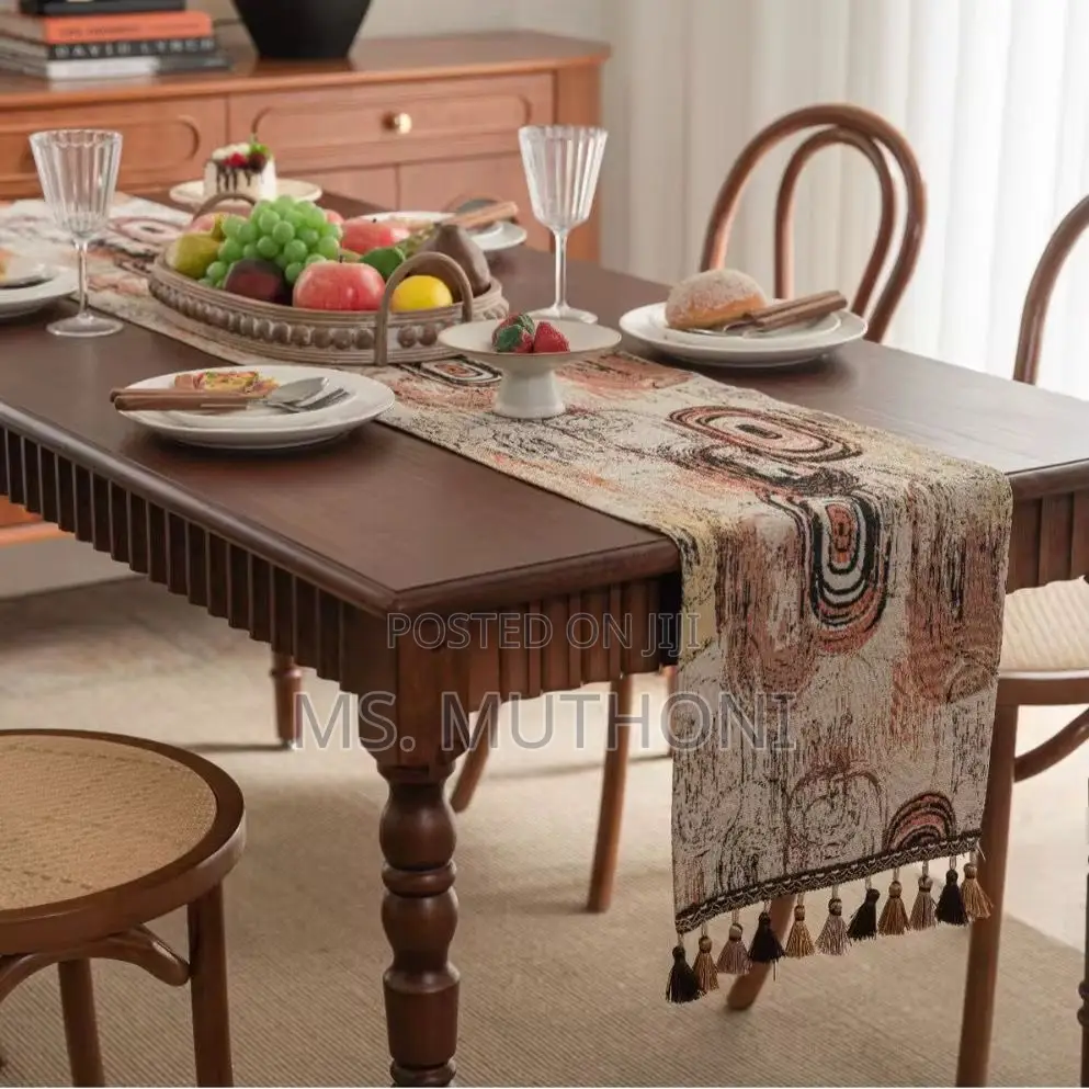 Stylish Woven Modern Pattern Table Runner