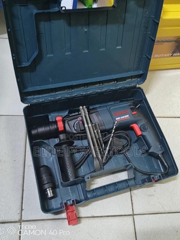 800w Bosch Rotary Hammer - thumbnail 2