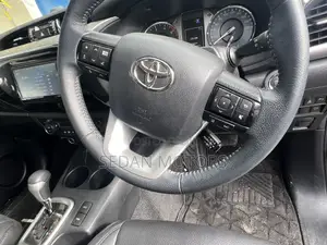 Toyota Hilux 2019 Gray