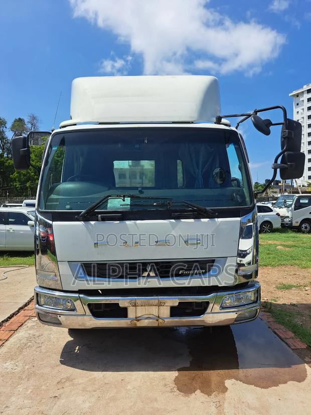 Mitsubishi Fuso Fighter - thumbnail 3