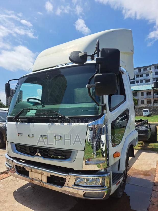 Mitsubishi Fuso Fighter - thumbnail 4