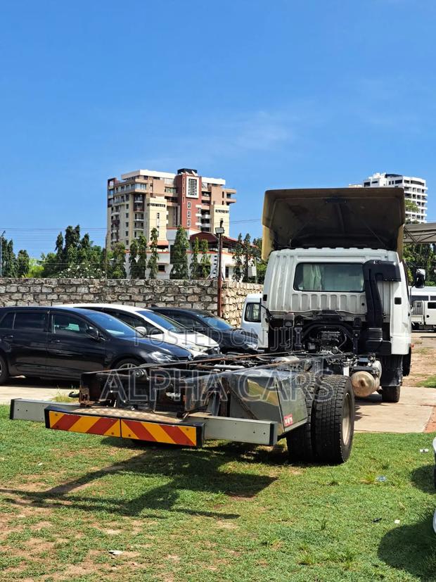 Mitsubishi Fuso Fighter - thumbnail 6