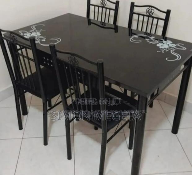 4 Sitter Dinning Table